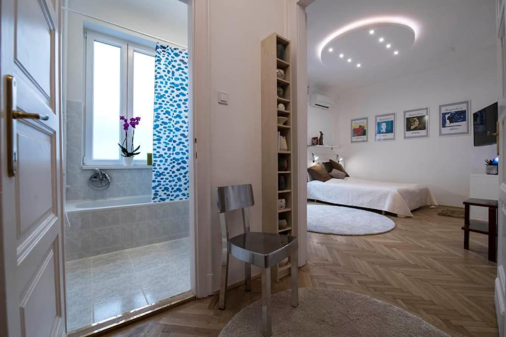 Gorgeous Flat Right Near The City Center 布达佩斯 外观 照片